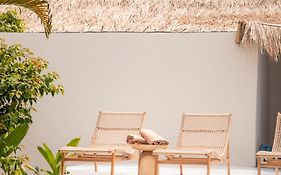 Les Vagues - Hotel Villa & Beach Club - Gili Air